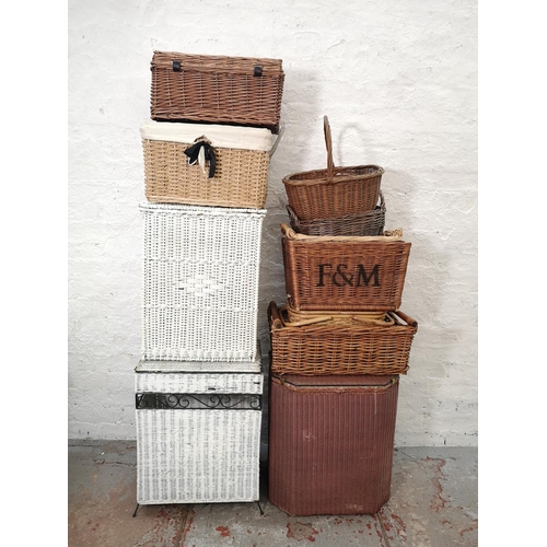 1122 - A large collection of wicker ware to include baskets, Lloyd Loom laundry basket etc.