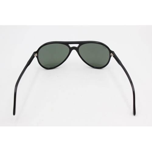 733 - A pair of vintage Bausch & Lomb Ray-Ban black framed Aviator style sunglasses