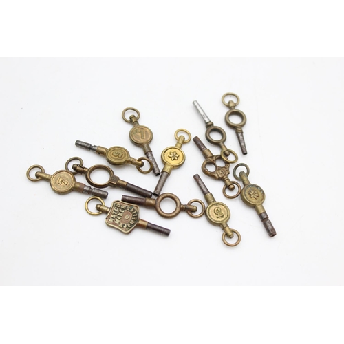 2465 - Twelve vintage assorted fob/pocket watch winding keys