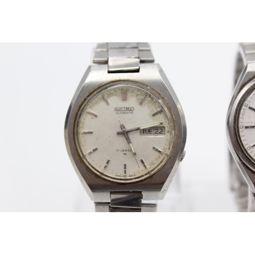 2466 - Three vintage Seiko automatic men's wristwatches, one being ref. 7006-8000