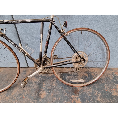 1611 - A vintage Raleigh Pursuit men's road bike