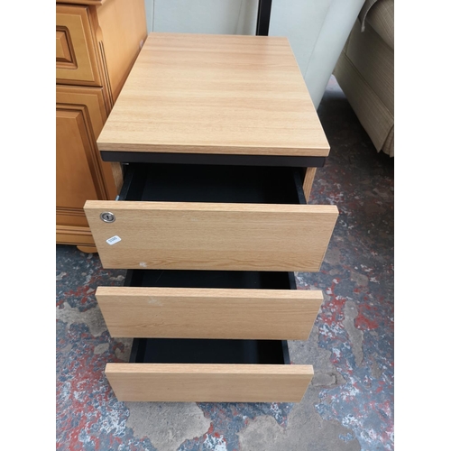 1157 - Two pieces of modern furniture, one oak effect three drawer office filing cabinet - approx. 56cm hig... 