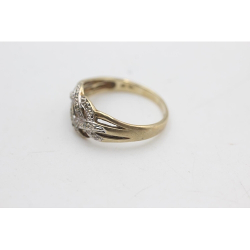 2196 - A 9ct gold diamond stylised plaid setting ring, size Q½ - approx. gross weight 2.7 grams