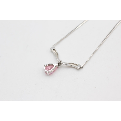 2224 - A 9ct white gold pink gemstone solitaire static pendant necklace - approx. gross weight 2.5 grams