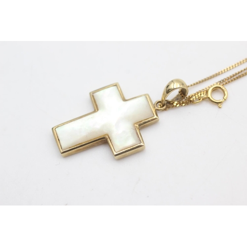 2237 - A 9ct gold mother of pearl cross pendant on chain - approx. gross weight 3.2 grams