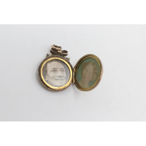 2241 - An antique 6ct gold ornate photo locket with engraving to front - approx. gross weight 3.1 grams