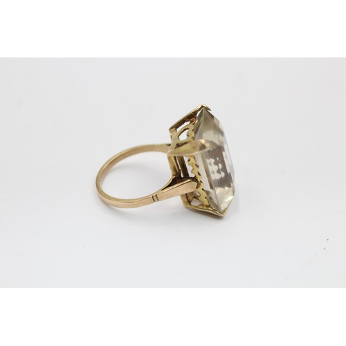 2250 - A hallmarked London 9ct gold baguette cut smoky quartz dress ring, size P - approx. gross weight 7.3... 