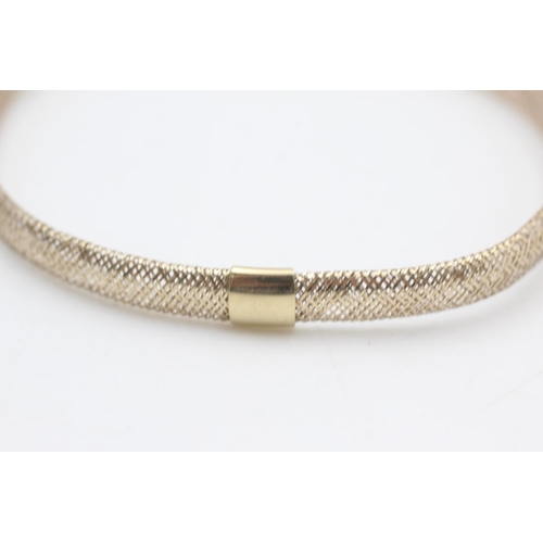 2260 - A 9ct gold mesh style bracelet - approx. gross weight 1.2 grams