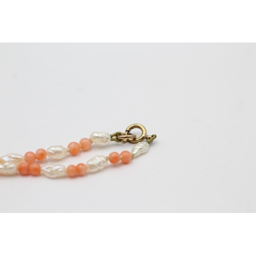 2298 - A 9ct gold clasp coral and cultured pearl necklace and bracelet set - approx. gross weight 6.6 grams