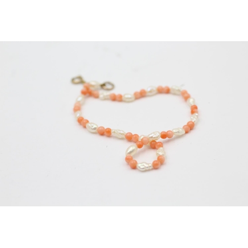 2298 - A 9ct gold clasp coral and cultured pearl necklace and bracelet set - approx. gross weight 6.6 grams