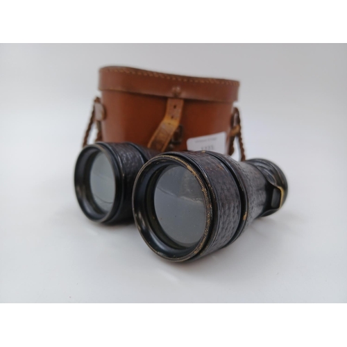 1221 - A cased pair of Colmont Serie Veco binoculars