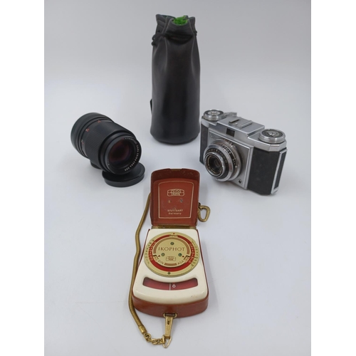 1233 - Three Zeiss items, one mid 1950s Ikon Contina 35mm viewfinder camera fitted with Novar-Anastigmat 1:... 