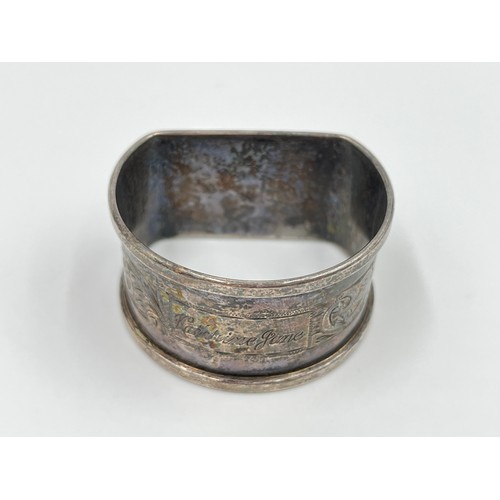 289 - A hallmarked Birmingham silver napkin ring, dated 1965 - approx. gross weight 16 grams