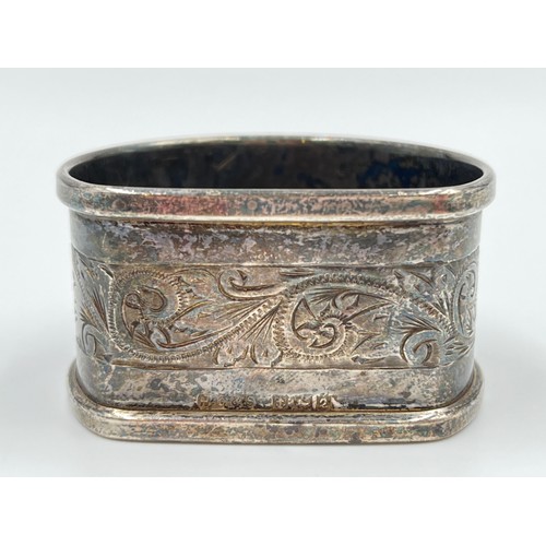 289 - A hallmarked Birmingham silver napkin ring, dated 1965 - approx. gross weight 16 grams