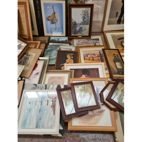 1183 - A large quantity of assorted pictures