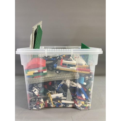 671 - A box containing a large quantity of Lego