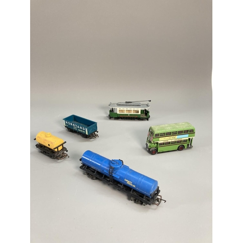 609 - A collection of assorted model vehicles to include Matchbox Models of Yesteryear 1973 No. Y13 Crossl... 