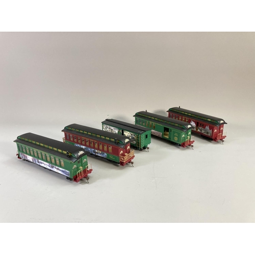 610 - A Bachmann Hawthorne Village Thomas Kinkade Christmas Express Train Set to include 2-6-0 engine loco... 