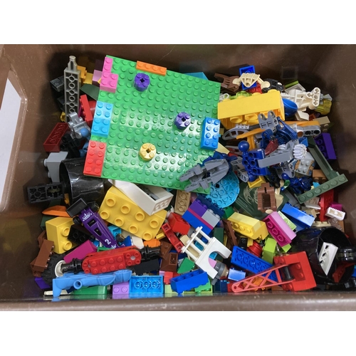 628 - A box containing Lego to include 3841 Minotaurus construction set, cased DK Ultimate Lego Ideas Coll... 