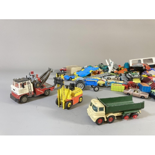 636 - A collection of assorted diecast model vehicles to include Corgi Landrover, Corgi Juniors Whizz Whee... 