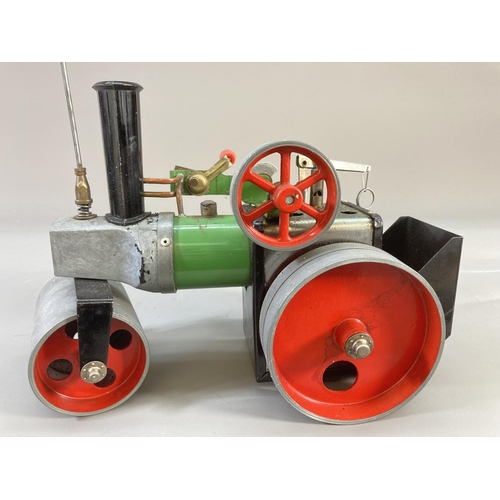 652 - A Mamod model steam tractor - approx. 18cm high x 14cm wide x 26cm long