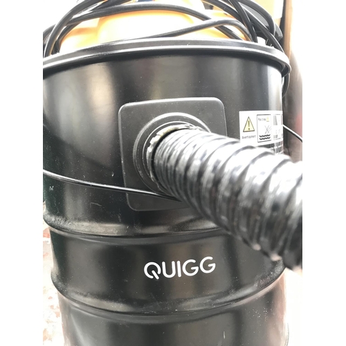 1559 - A Quigg ash vacuum cleaner