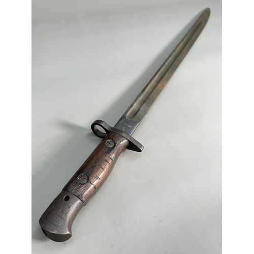 829A - A British Sanderson Lee Enfield (SMLE) Pattern 1907 bayonet with scabbard - blade length approx. 43c... 