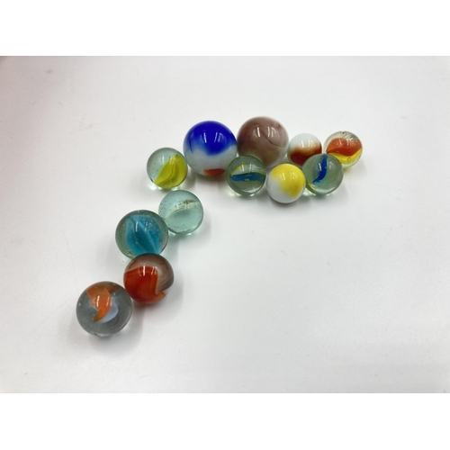 656A - A large quantity of glass marbles