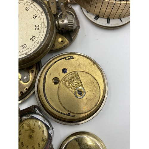 725 - A collection of vintage watch makers accessories to include movements, parts, cases etc.