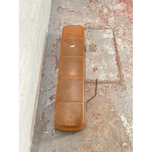 858 - A roof mountable vehicle warning light - approx. 18cm high x 103cm long x 23cm wide