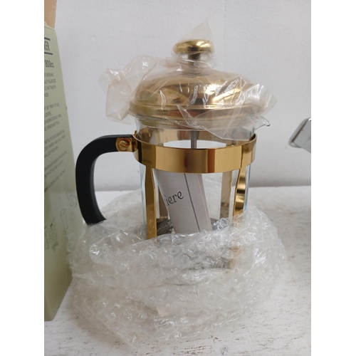 1547 - Two items, one boxed six cup cafetière with Pyrex glass and one Italian Marcato Ampia 150mm deluxe p... 