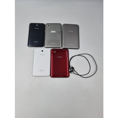 1484 - Five Samsung tablets, two SM-210 and three GT-P3110