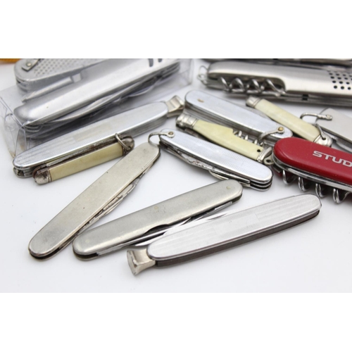 135 - A collection of assorted pocket knives/tools