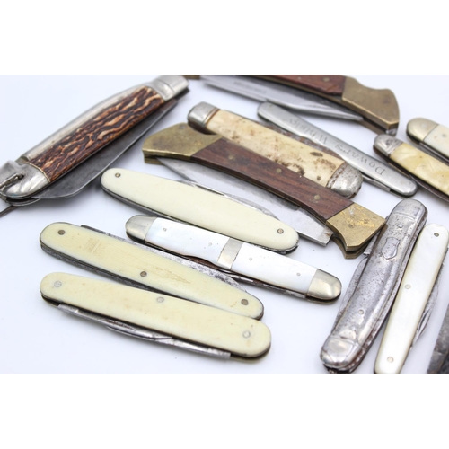 139 - Fourteen assorted pocket knives/tools