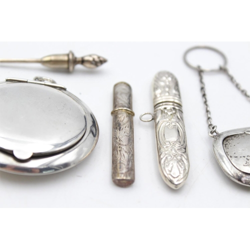 236 - Six antique .900 and .925 sterling silver vanity and haberdashery items - approx. gross weight 74 gr... 