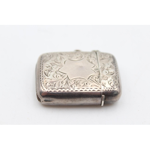 239 - An Edwardian Henry Williamson Ltd. hallmarked Birmingham sterling silver vesta case, dated 1905 - ap... 