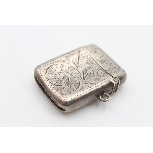 239 - An Edwardian Henry Williamson Ltd. hallmarked Birmingham sterling silver vesta case, dated 1905 - ap... 