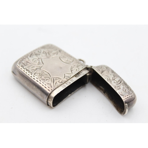 239 - An Edwardian Henry Williamson Ltd. hallmarked Birmingham sterling silver vesta case, dated 1905 - ap... 