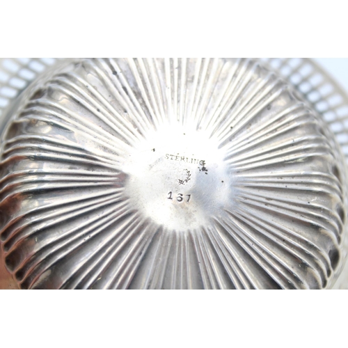 253 - An antique American stamped .925 sterling silver bon bon dish - approx. gross weight 44 grams and 12... 