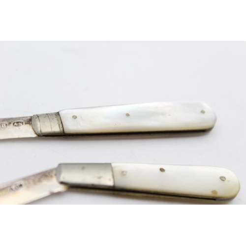 258 - Two antique hallmarked .925 sterling silver knives with mother of pearl handles - approx. gross weig... 