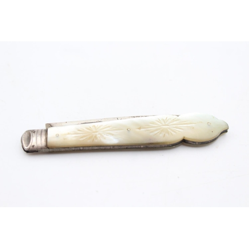 263 - A Victorian Thomas Marples hallmarked Sheffield sterling silver fruit knife with mother of pearl han... 