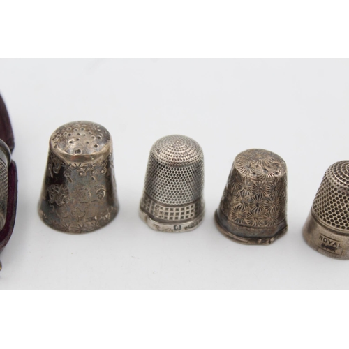 202 - Five antique .925 sterling silver thimbles to include Charles Horner etc. - approx. gross weight 27 ... 