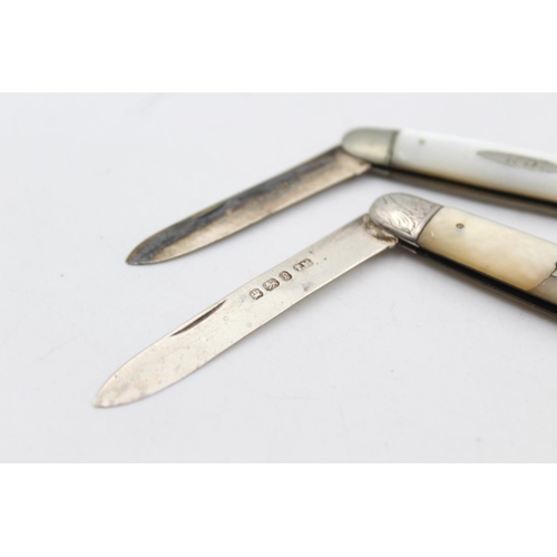 220 - Two antique hallmarked .925 sterling silver fruit knives with mother of pearl handles - approx. gros... 