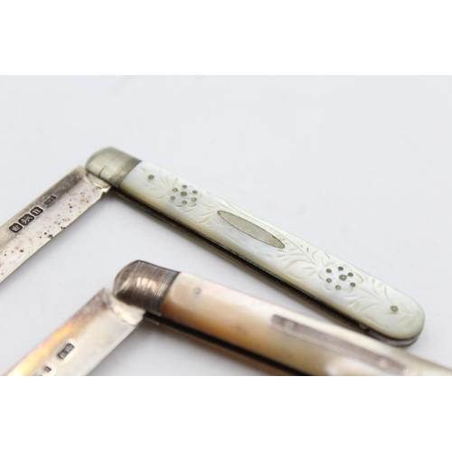 227 - Two antique hallmarked .925 sterling silver fruit knives with mother of pearl handles - approx. gros... 