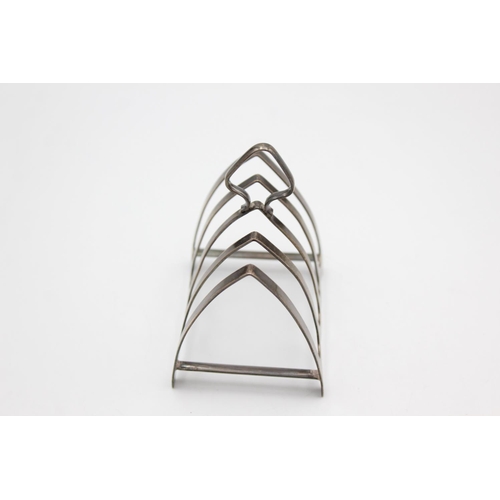 259 - A vintage Bishton's Ltd. hallmarked 1943 Birmingham sterling silver 5 bar toast rack, dated 1943 - a... 