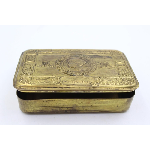 62 - A WWI brass Princess Mary Christmas tin - approx. 13cm x 8.5cm