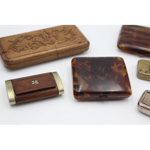 99 - Six antique smoking related items to include snuff boxes