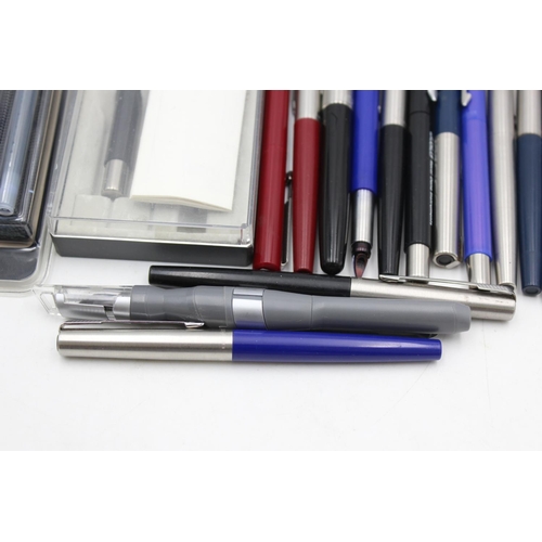 1384 - Twenty assorted Parker fountain pens