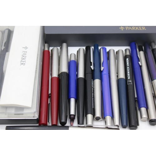 1384 - Twenty assorted Parker fountain pens