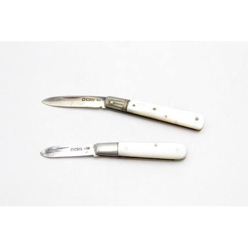 1389 - Two antique hallmarked .925 sterling silver fruit knives with mother of pearl handles - approx. gros... 